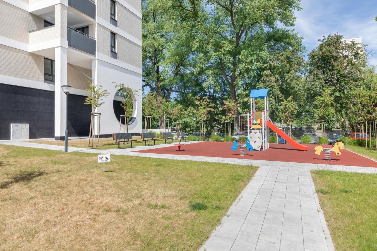 Apartamenty Platany Z Parkingiem By Noclegi Renters Kolberg Exterior foto